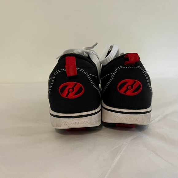 Heelys black white roller shoes US 7, EU 39 - Picture 4 of 11